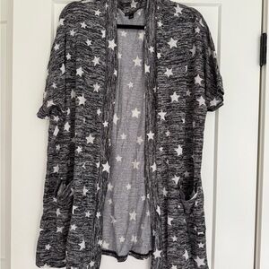 Torrid Gray and White Star Patterned Cardigan with Pockets Size 2